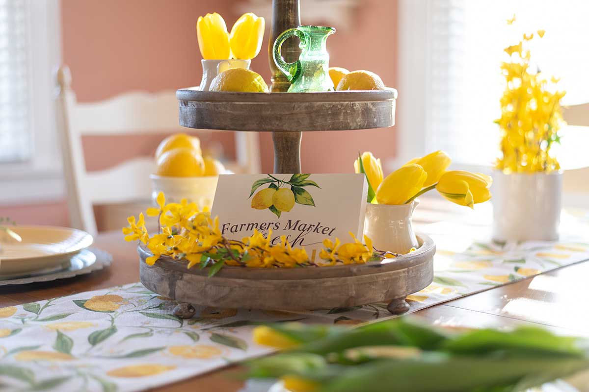 decorazione della tavola con limoni